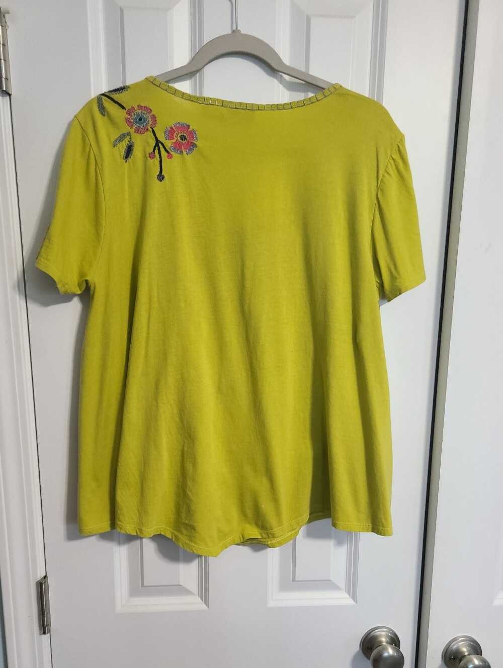 Vintage Bright Lime Embroidered Floral V-Neck Women's Top - Picture 4 of 4